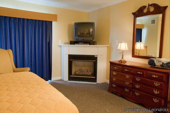Innseason Resorts Captain'S Quarters Falmouth Room photo