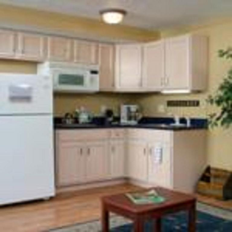 Innseason Resorts Captain'S Quarters Falmouth Room photo