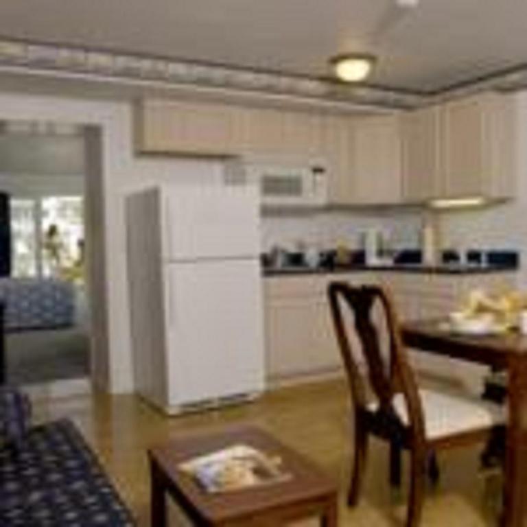 Innseason Resorts Captain'S Quarters Falmouth Room photo