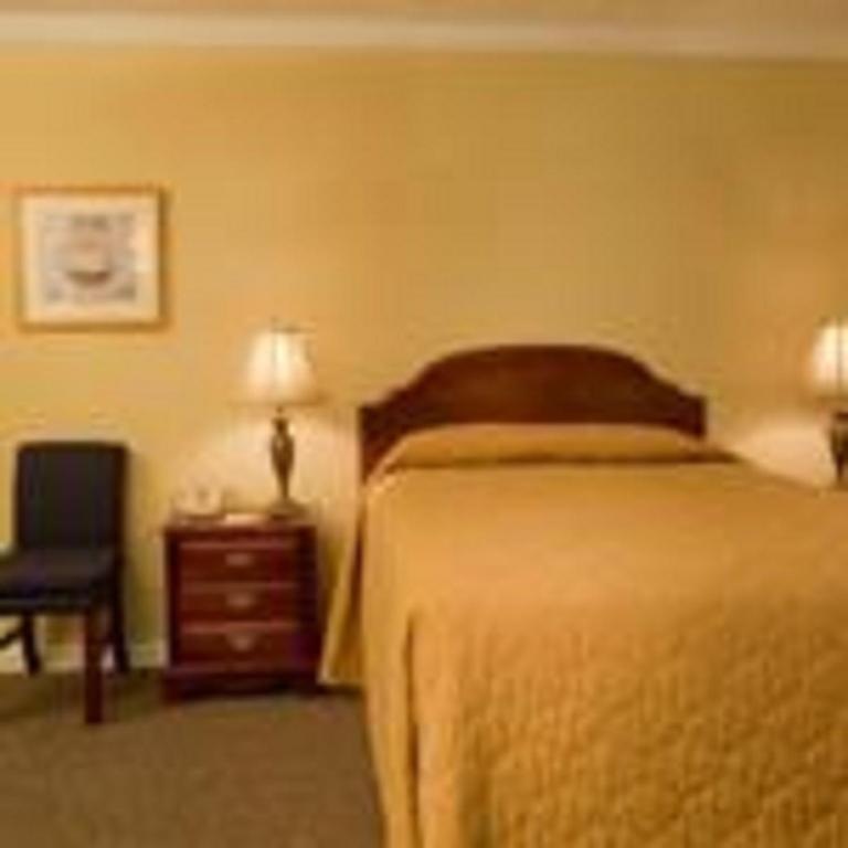 Innseason Resorts Captain'S Quarters Falmouth Room photo