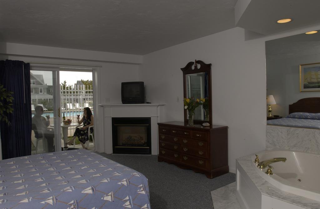 Innseason Resorts Captain'S Quarters Falmouth Exterior photo