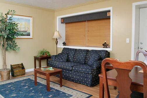 Innseason Resorts Captain'S Quarters Falmouth Room photo